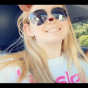 Meet your Posher, Alana